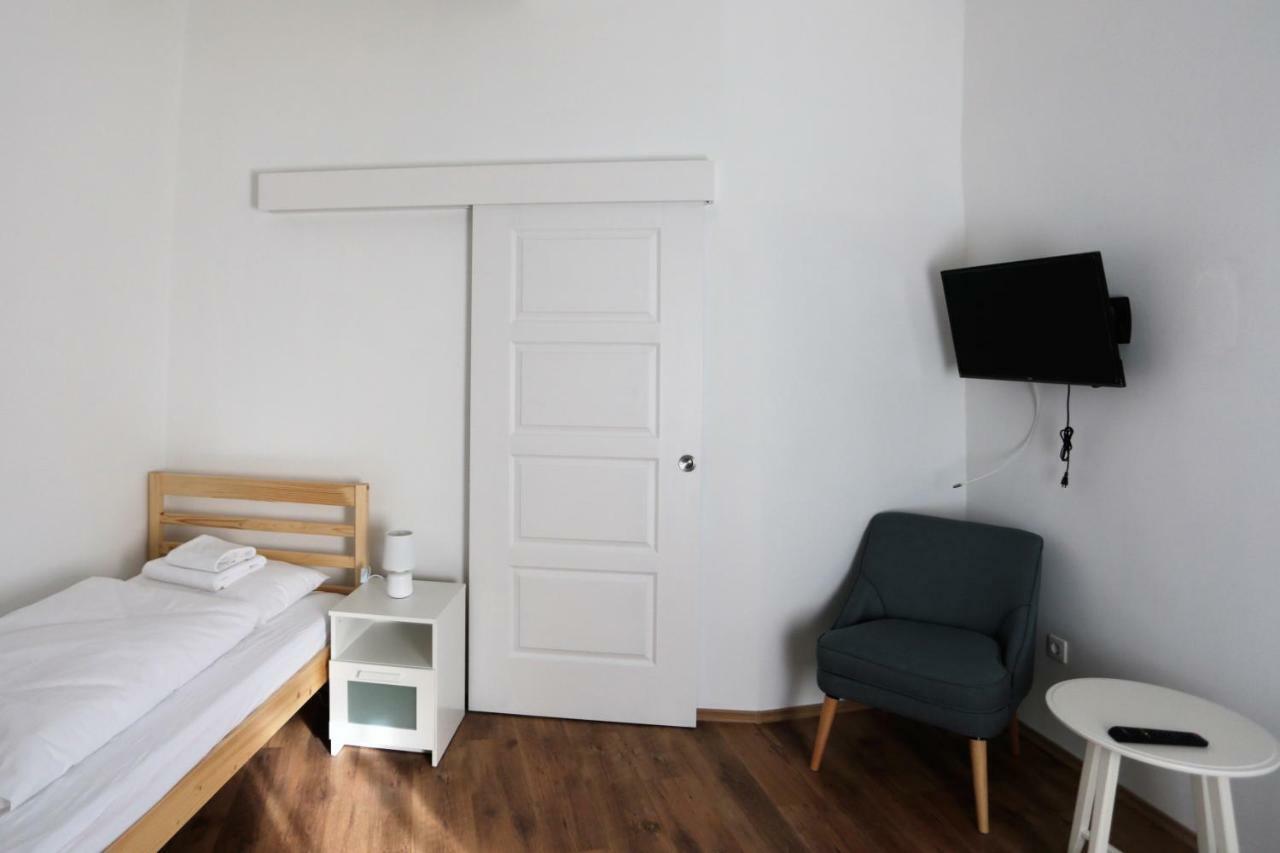 Jokai 19 Vendeghaz Apartment Veszprém Екстериор снимка