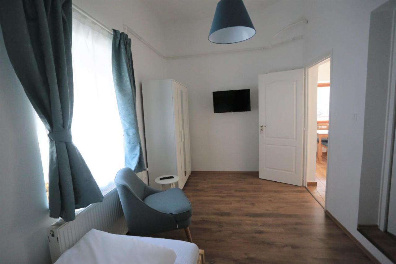 Jokai 19 Vendeghaz Apartment Veszprém Екстериор снимка